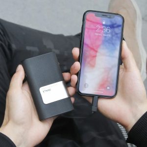 iWalk Secretary+ 10000 Mah With In-Built Cables - Black - Tashqila