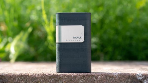 iWalk Secretary+ 10000 Mah With In-Built Cables - Black - Tashqila