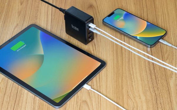 Torrii Bolt 4 Port Charging Hub with 2 USB-C & 2 USB-A QC 3.0 - Black - Tashqila