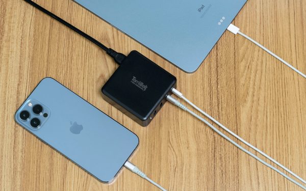 Torrii Bolt 4 Port Charging Hub with 2 USB-C & 2 USB-A QC 3.0 - Black - Tashqila