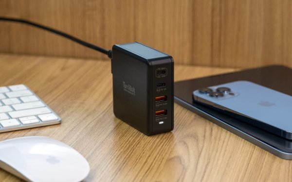 Torrii Bolt 4 Port Charging Hub with 2 USB-C & 2 USB-A QC 3.0 - Black - Tashqila